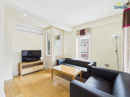 4 bedroom Flat for sale in Wesleyan Court, Lincoln, LN2
