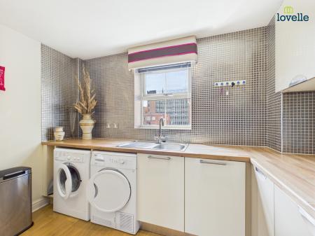 4 bedroom Flat for sale in Wesleyan Court, Lincoln, LN2