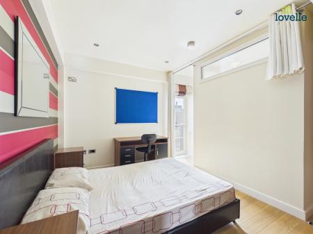 4 bedroom Flat for sale in Wesleyan Court, Lincoln, LN2