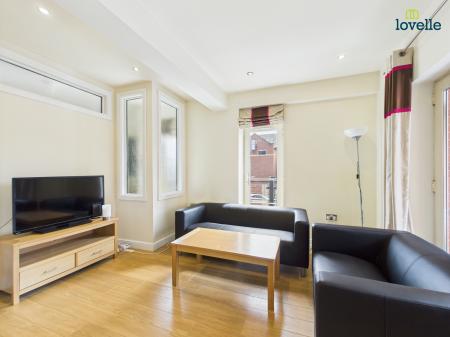 4 bedroom Flat for sale in Wesleyan Court, Lincoln, LN2