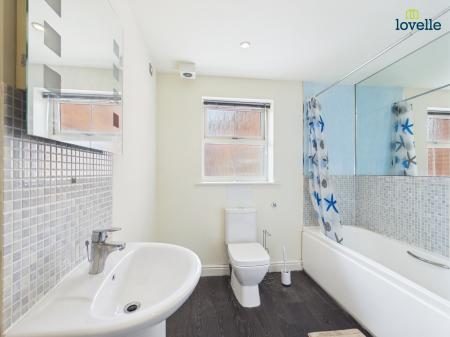 4 bedroom Flat for sale in Wesleyan Court, Lincoln, LN2