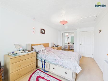 2 bedroom Flat for sale in Cabourne Avenue, Lincoln, LN2
