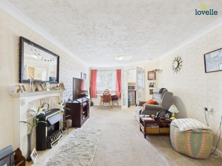 2 bedroom Flat for sale in Cabourne Avenue, Lincoln, LN2