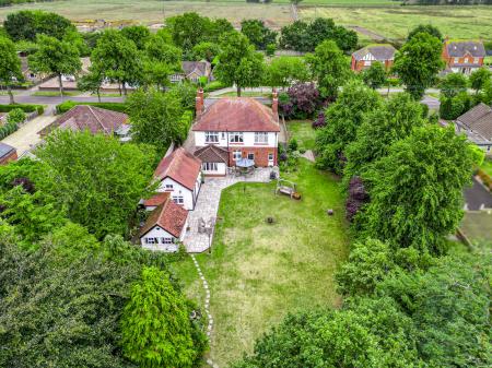 4 bedroom Detached house for sale in 76 Witham Road, Woodhall Spa, LN10