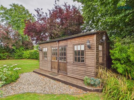 4 bedroom Detached house for sale in 76 Witham Road, Woodhall Spa, LN10