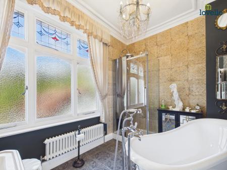 4 bedroom Detached house for sale in 76 Witham Road, Woodhall Spa, LN10