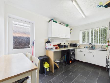 2 bedroom Detached bungalow to let in Ropewalk, Market Rasen