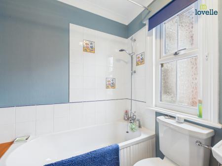 3 bedroom End of terrace house for sale in Cambridge Avenue, Lincoln, LN1