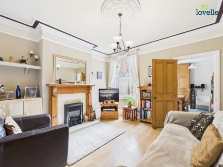 3 bedroom End of terrace house for sale in Cambridge Avenue, Lincoln, LN1