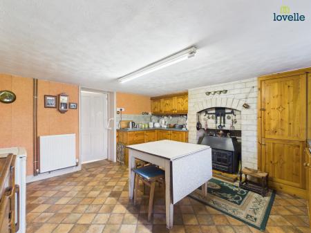 4 bedroom Detached house for sale in High Street, Reepham, LN3