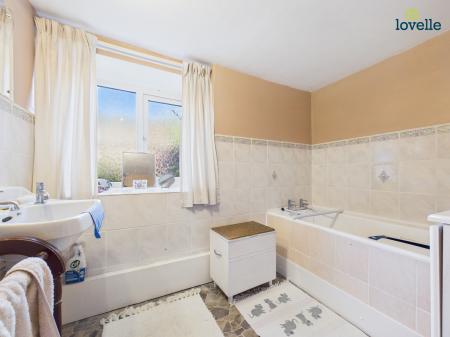 4 bedroom Detached house for sale in High Street, Reepham, LN3