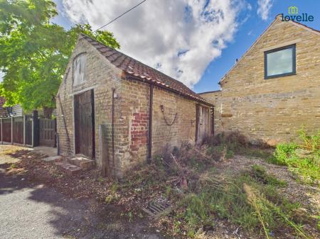 4 bedroom Detached house for sale in High Street, Reepham, LN3