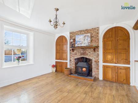 4 bedroom Detached house for sale in Main Road, Langworth, LN3