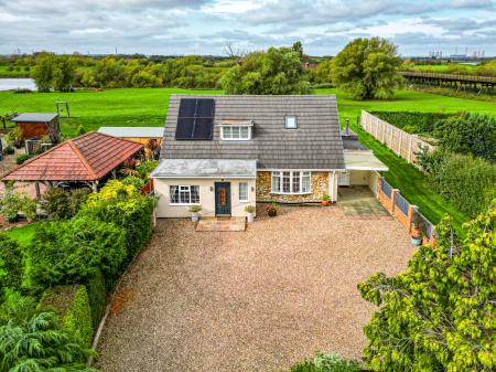 3 bedroom Detached house for sale in 8 Main Street, Torksey, LN1