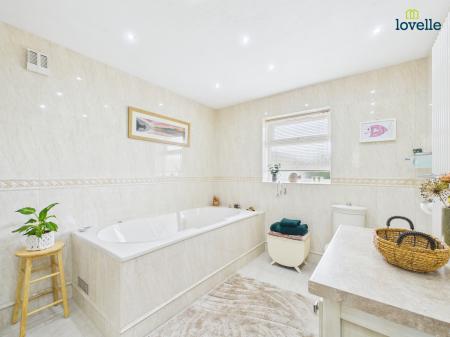 3 bedroom Detached house for sale in 8 Main Street, Torksey, LN1