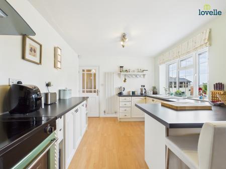 3 bedroom Detached house for sale in 8 Main Street, Torksey, LN1