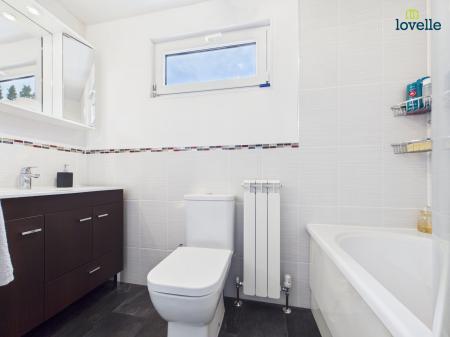 3 bedroom Detached house for sale in 8 Main Street, Torksey, LN1