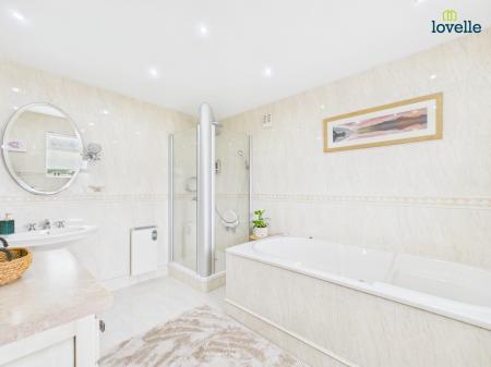 3 bedroom Detached house for sale in 8 Main Street, Torksey, LN1