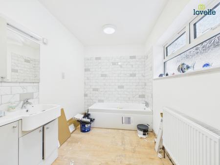 3 bedroom Bungalow for sale in Mill Lane, Saxilby, LN1