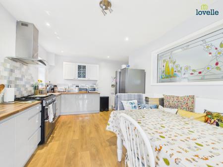 3 bedroom Bungalow for sale in Mill Lane, Saxilby, LN1