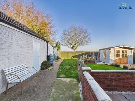 3 bedroom Bungalow for sale in Mill Lane, Saxilby, LN1