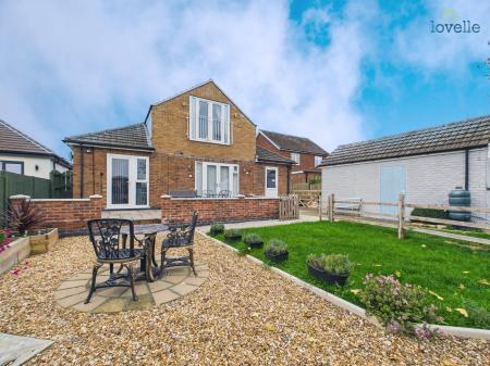 3 bedroom Bungalow for sale in Mill Lane, Saxilby, LN1