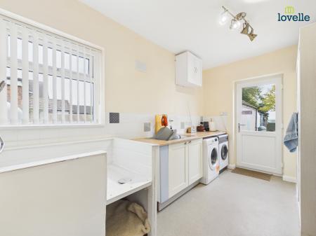 3 bedroom Bungalow for sale in Mill Lane, Saxilby, LN1