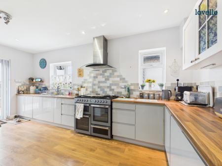 3 bedroom Bungalow for sale in Mill Lane, Saxilby, LN1