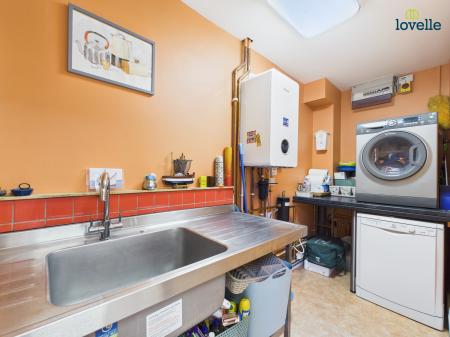 4 bedroom Detached house for sale in Yarborough Crescent, Lincoln, LN1
