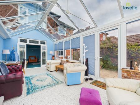 4 bedroom Detached house for sale in Yarborough Crescent, Lincoln, LN1
