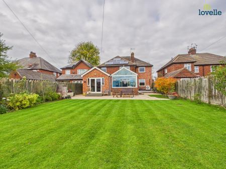4 bedroom Detached house for sale in Yarborough Crescent, Lincoln, LN1