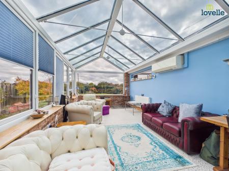 4 bedroom Detached house for sale in Yarborough Crescent, Lincoln, LN1