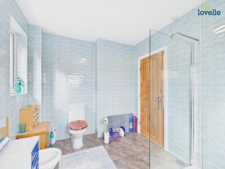 4 bedroom Detached house for sale in Yarborough Crescent, Lincoln, LN1