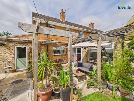 3 bedroom Semi-detached house for sale in Brigg Road, Lincoln, LN2
