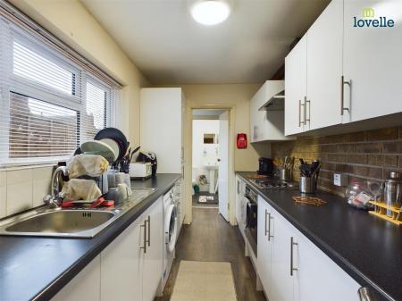 3 bedroom End of terrace house to let in Newland Street West, Lincoln