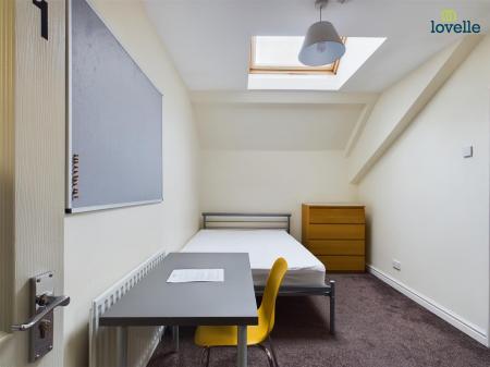 4 bedroom Semi-detached house to let in Gresham Street, Lincoln