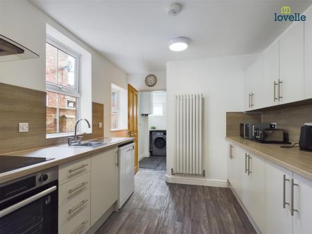 4 bedroom House to let in Westbourne Grove, Lincoln