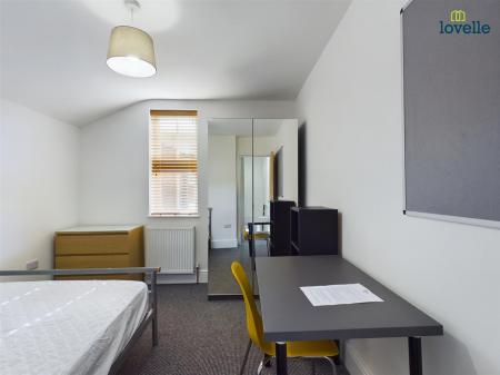 4 bedroom House to let in Westbourne Grove, Lincoln