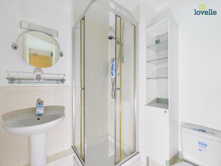 2 bedroom Flat for sale in Allenby Close, Lincoln, LN3