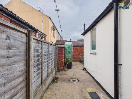 2 bedroom Terraced House to let in Chelmsford Street, Lincoln