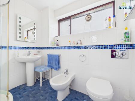 4 bedroom Detached house for sale in Thonock Close, Lincoln, LN1