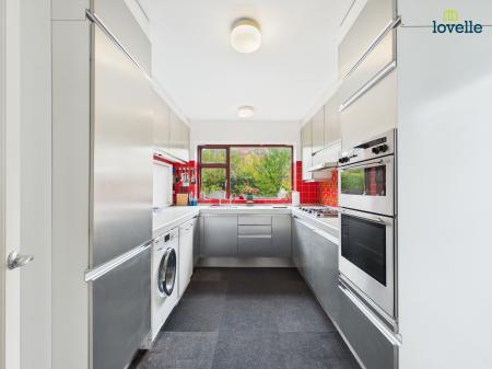 4 bedroom Detached house for sale in Thonock Close, Lincoln, LN1