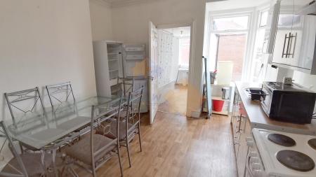 4 bedroom Town house to let in West Parade, Lincoln