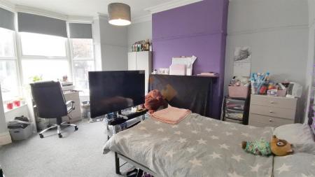 4 bedroom Terraced House to let in West Parade, Lincoln