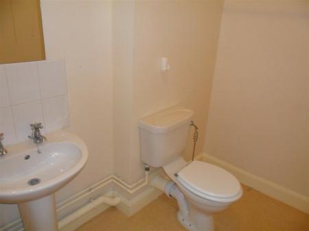 2 bedroom Flat to let in St. Marks Square, Lincoln