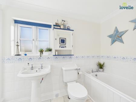 4 bedroom Detached house for sale in Woods End, Dunholme, LN2