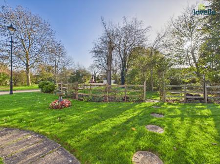 4 bedroom Detached house for sale in Woods End, Dunholme, LN2