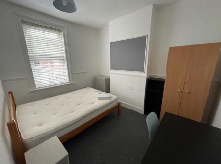 6 bedroom Terraced House to let in Foster Street, Lincoln