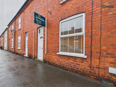 2 bedroom Terraced House to let in Henley Street, Lincoln