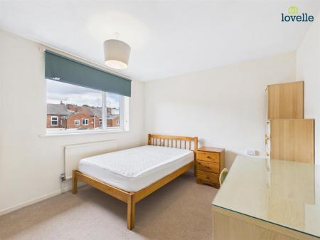 4 bedroom Terraced House to let in Staunton Court, Lincoln